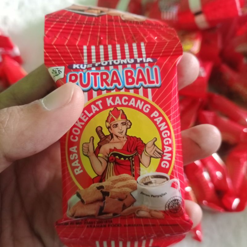 

Kue Potong Pia Putra Bali Rasa Cokelat Kacang Panggang 1 pcs