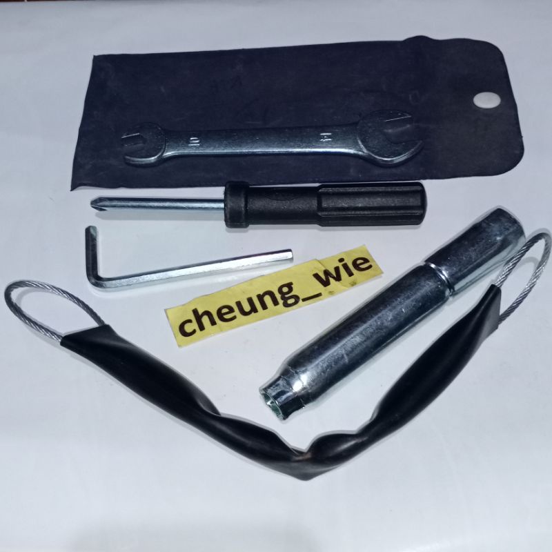 Tool kit kunci busi set gantungan helm Honda CB150R - CBR 150 Kualitas ok