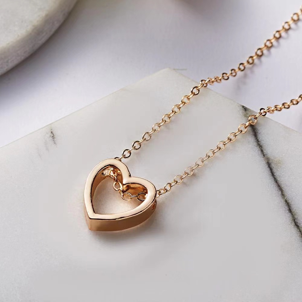 Kalung Fashion Wanita Retro Hollow Heart  Love Necklace Korean Import