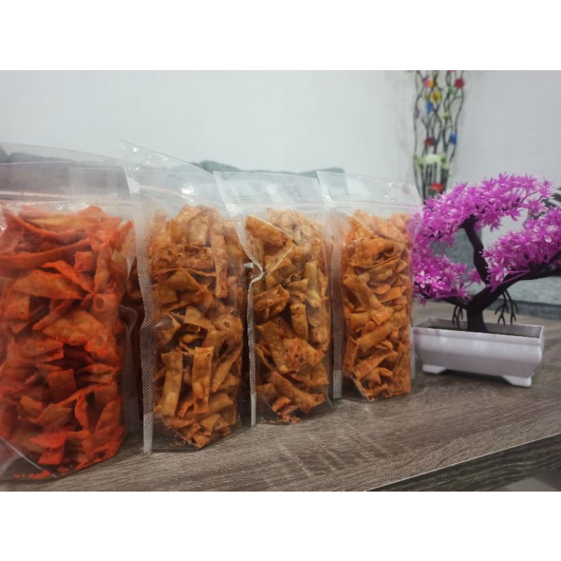 

Kripang ( Kripik Pangsit ) Keripik Pangsit Crispy snack jadul Cemilan