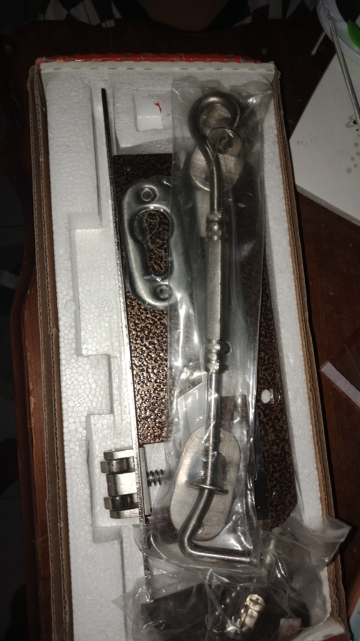 Handel Pintu Marmer Putih Crom