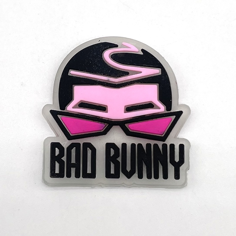 Gelang Charms Glow In The Dark Desain Bad Bunny Crocs Untuk Dekorasi