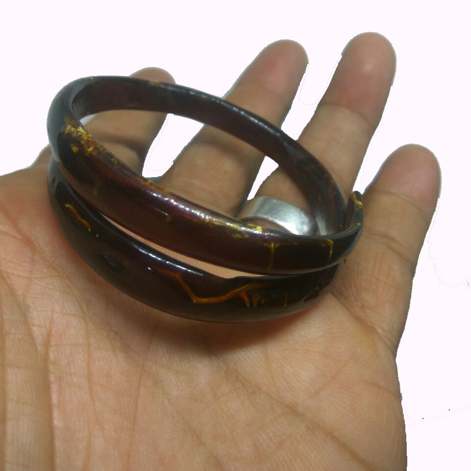 Gelang Akar Bahar Merah Tembus Combong kristal