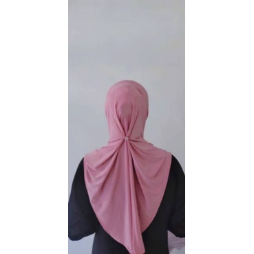 Hijab Instan Kancing Belakang Model Rabbani