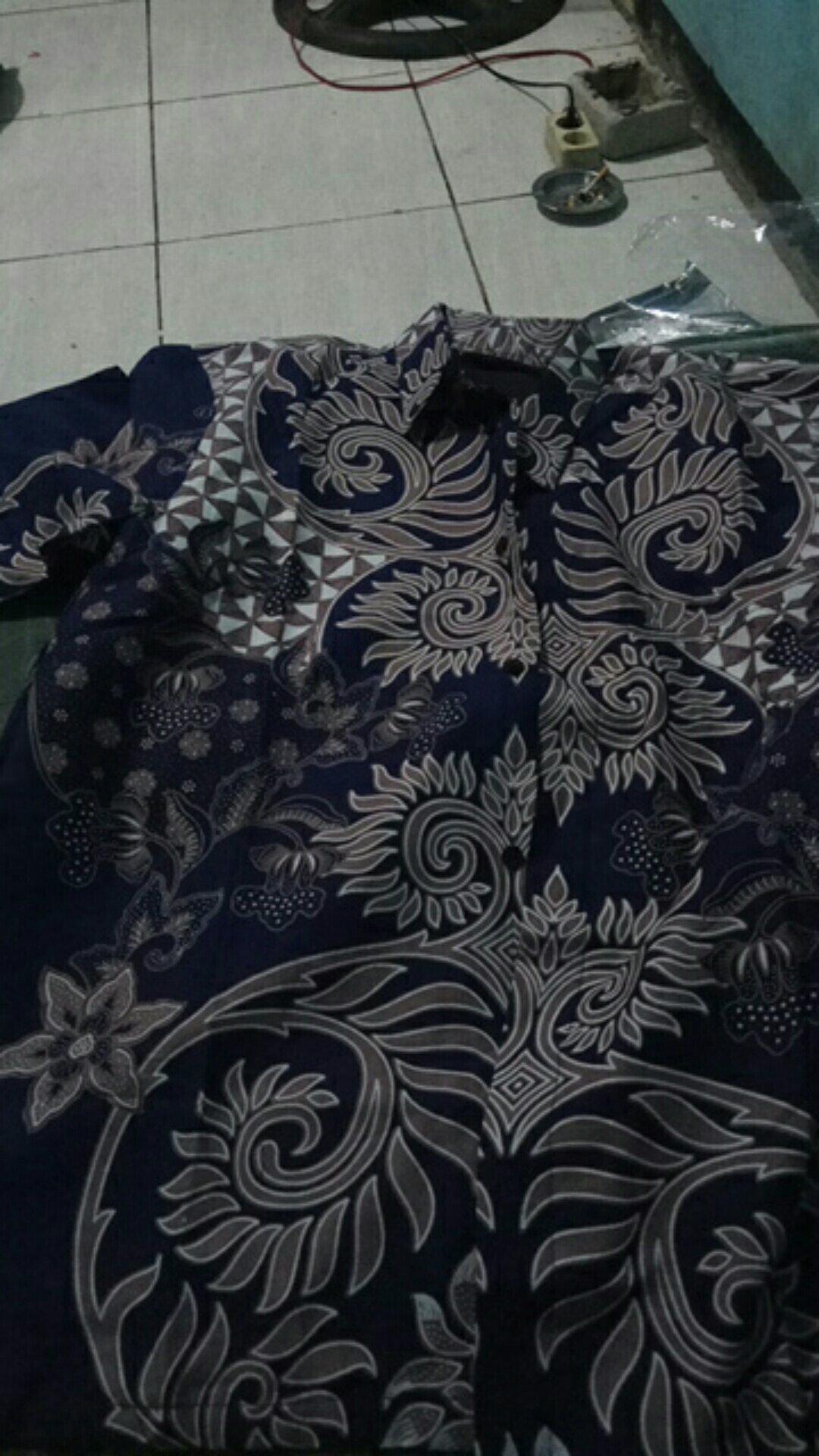Gardha Navy Kemeja Batik Pria Eksklusif Lengan Pendek Modern Seragam Batik Ori By Anjani