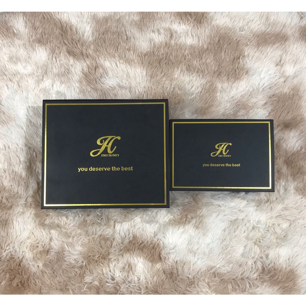 

Kotak Jims Honey Hitam Elegan - JH Black Box Untuk Tambahan Packing (Sudah Termasuk Bubble Wrap)