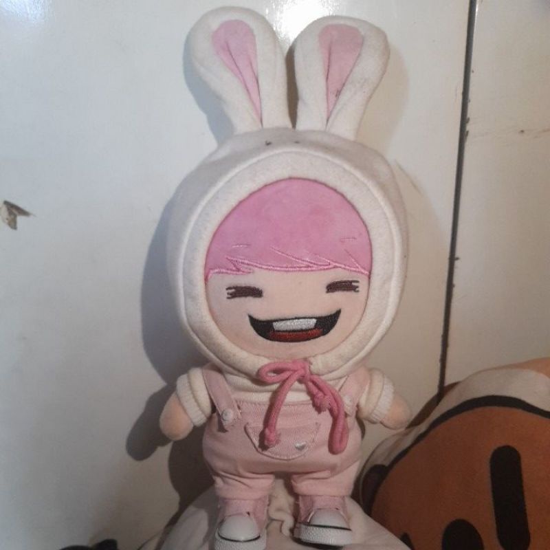 Boneka oppa doll BTS Suga Versi Gummy Smile - 20cm