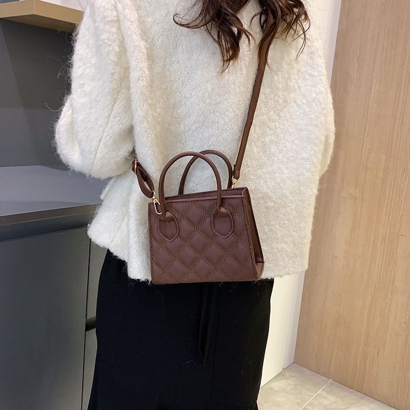 NAOMI - Martha Adelia Sling Bag Import - Tas Fashion Wanita - Tas Kulit Wanita - Tas Fashion Selempang - Tali Panjang - Long Strap Cantik - Square Handbag - Sling Bag Wanita - Tas Wanita - Tas Naomi - Naomi Bag