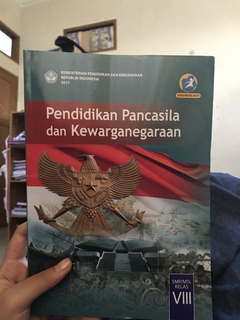 Lics Buku Ppkn Pkn Smp Kelas 8 Revisi 2017 2018 Shopee Indonesia