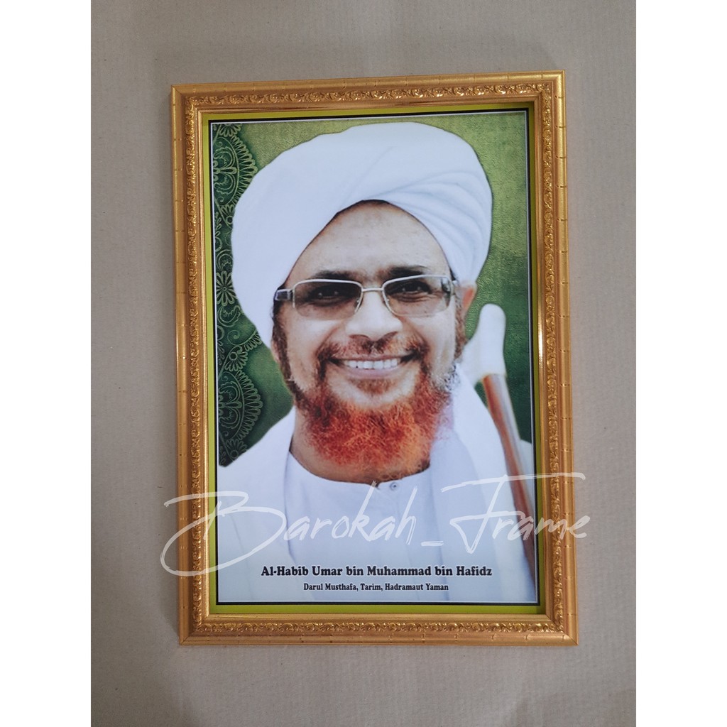 Foto habib bingkai pigura foto habib dan ulama Habib Umar bin Hafizd Senyum a3+