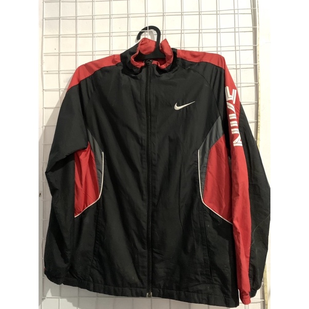 nike big swoosh second