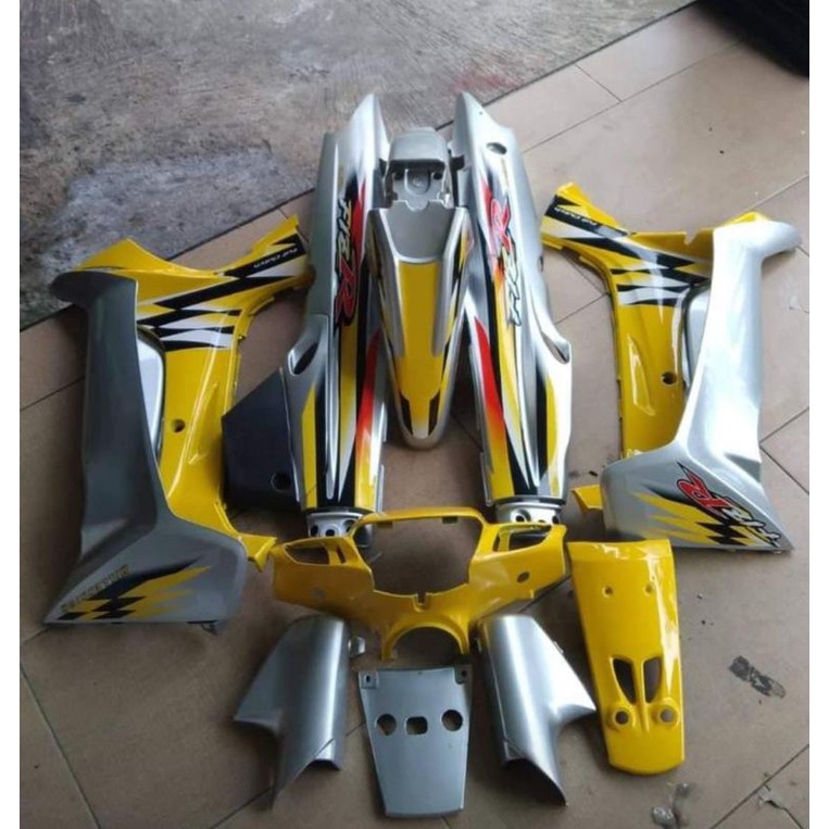 Paket body set halus fizr edisi millenium warna kuning silver.