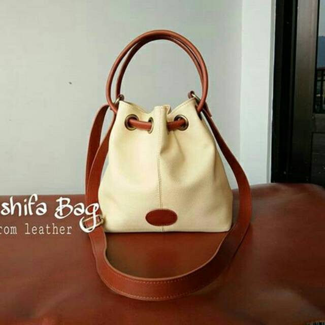Tas Kulit Garut Sling Bag 20×23×14