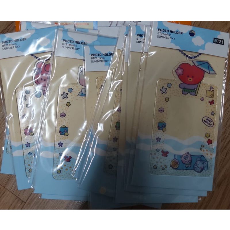 cardholder bt21