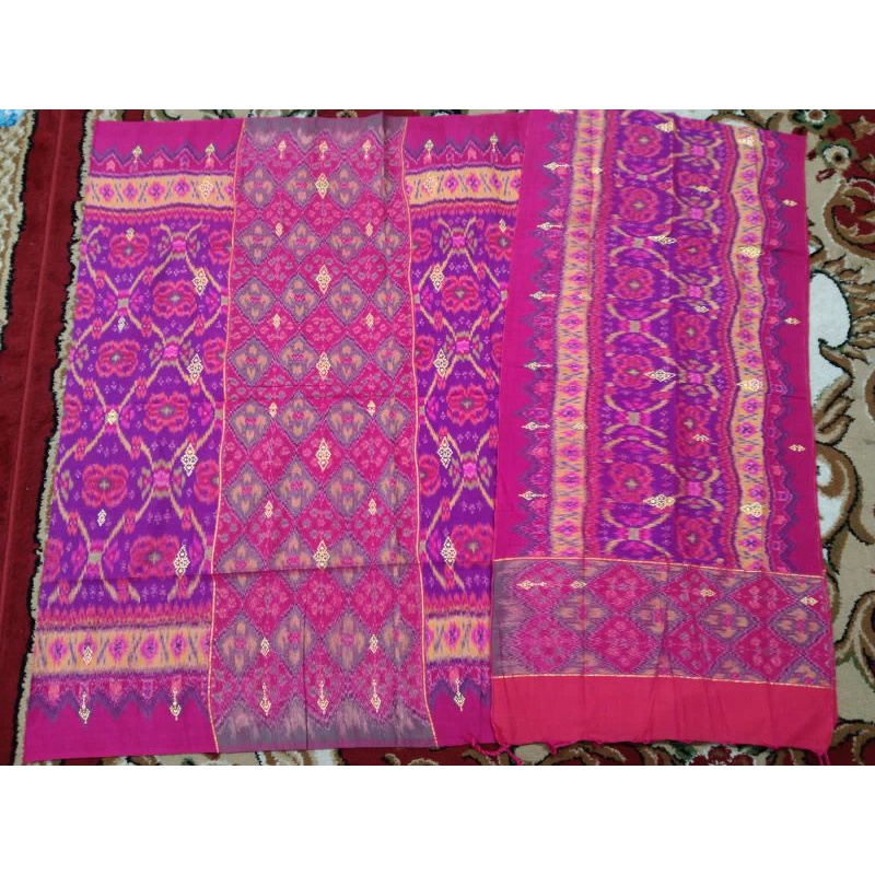 BLONGKET SEMI SUTRA TABUR EMAS TRETES PALEMBANG