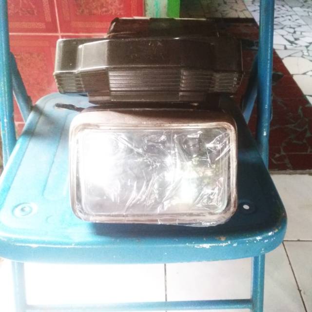 Daymaker lampu kotak gl 100