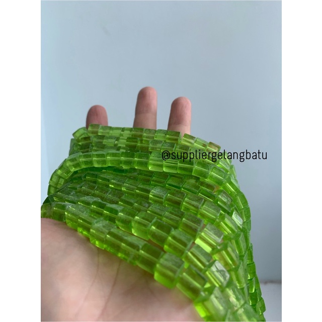 kristal Ceko kotak 8 x 8mm SOFT GREEN QUARTZ crystal manik manik HIJAU