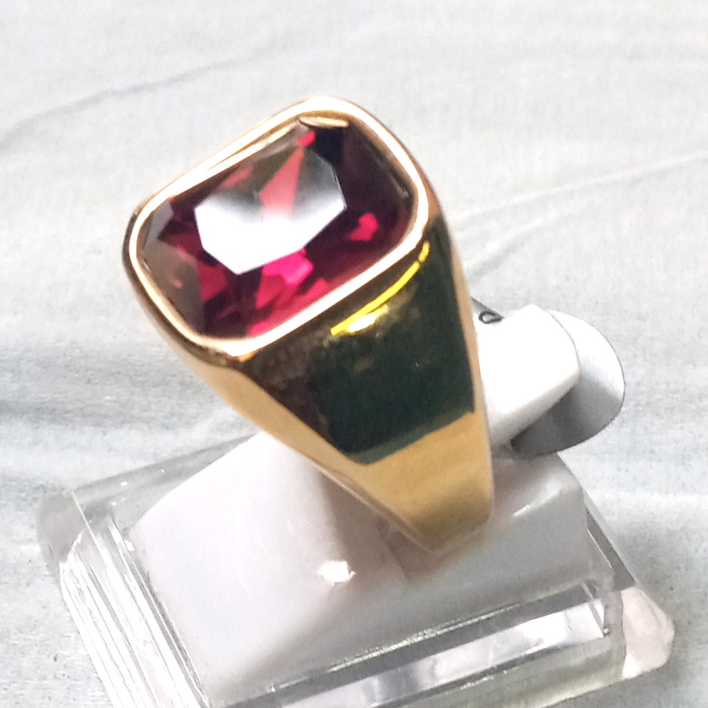 cincin batu diamon merah kristal