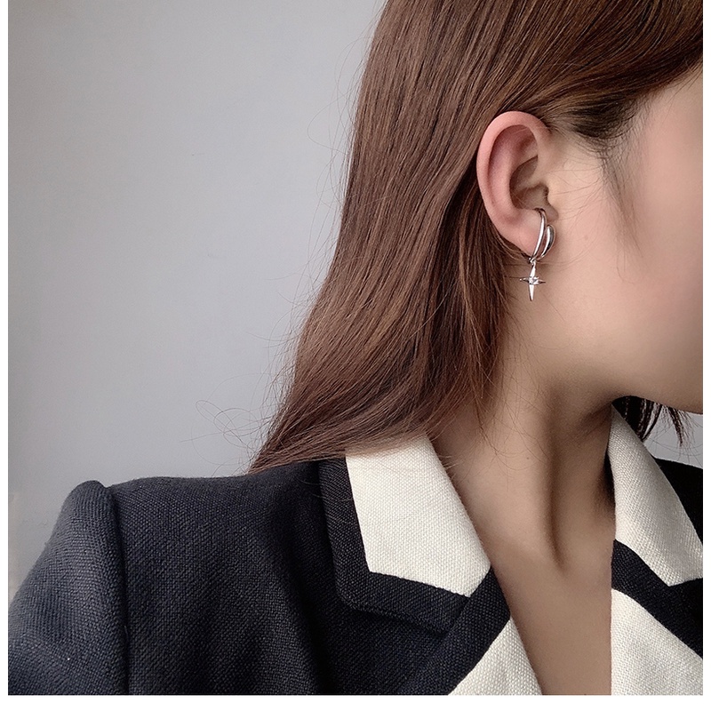 Anting Klip Tulang Rawan Telinga Bentuk Salib