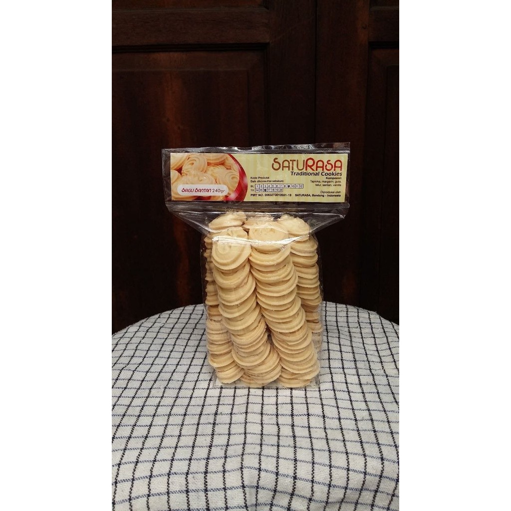 

Snack Premium / Snack Enak / Makanan Ringan - Sagu Santan 240 gram