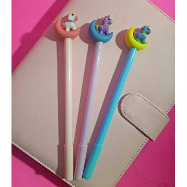 

Pulpen karakter moon unicorn