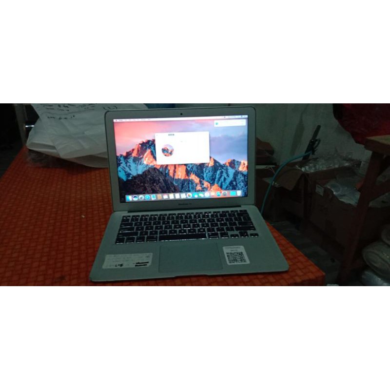 OBRAL .MAC AIR 13 IN 2015..RAM 8GB ..SSD 128 .. CORE I5,..DENT