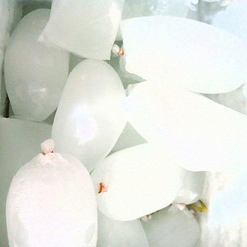 

Es Batu Air Mineral ukuran 1 Kg