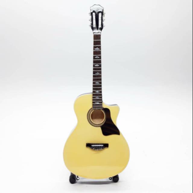 Miniatur Gitar Akustik Taylor Swift Natural Cokelat Dan Sunbrust Exclusive