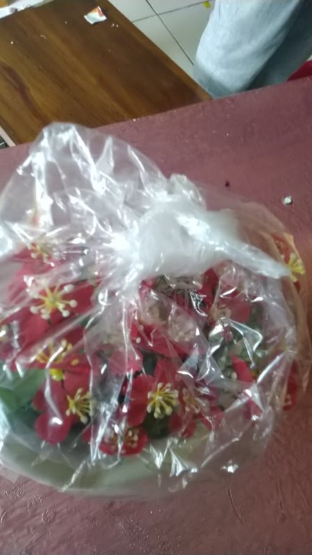 Set Bunga Plastik Aneka Mawar Dengan Plastik Dinding