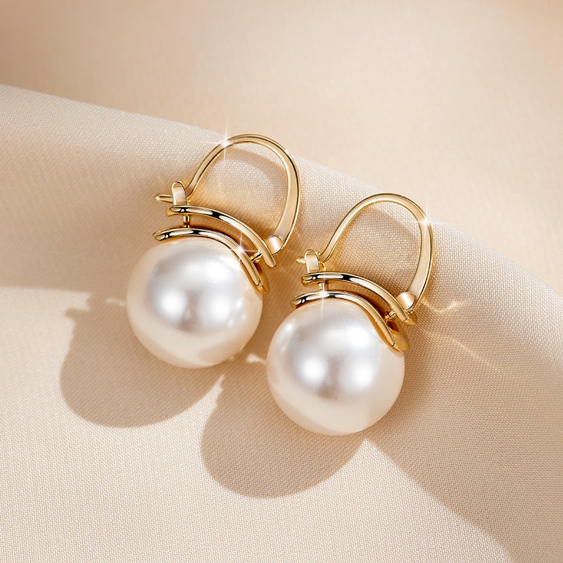 Anting Tusuk Gantung Desain Bola Mutiara Gaya Elegan Untuk Wanita