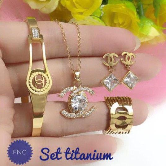 (MEI) TERMURAH Set Perhiasan TITANIUM Anti Karat Gelang Cincin Anting Kalung Chanel Modis Xuping