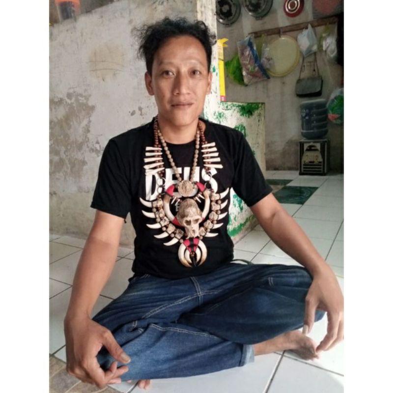 Kalung Etnik Pria Taring Babi Dan Tengkorak Kepala Monyet Kera