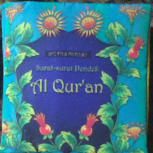 Buku kain / softbook , "Surat-surat Pendek Al Qur'an" untuk anak Muslim