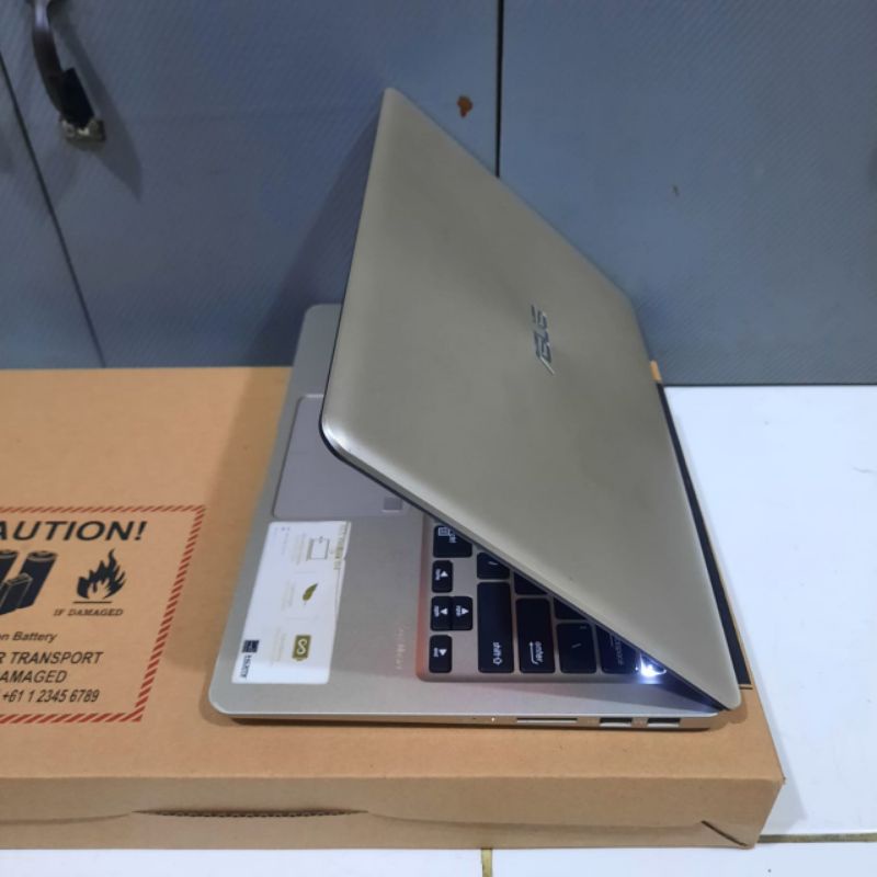 Laptop Asus Vivobook S14 X441UF Core i5-8250U Ram 8GB/HDD 1TB Nvidia GeForce MX 130 2GB gaming editing desain