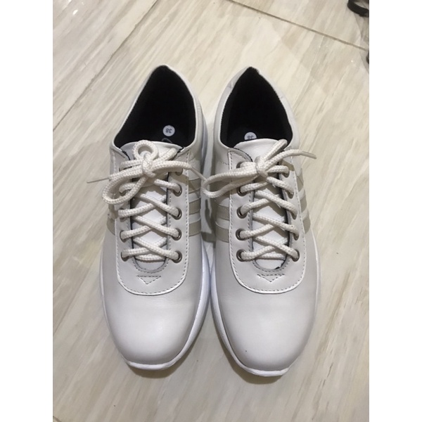 Sepatu caddy golf anti rembes putih 37 38