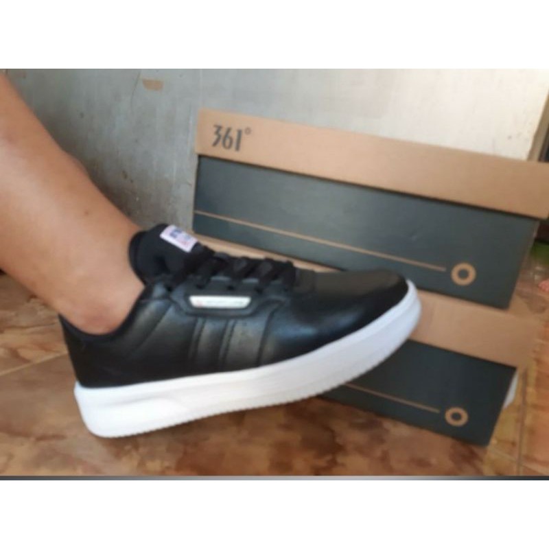 Sneakers sepatu Brand 361° (Matahari) Size 39 (Preloved)
