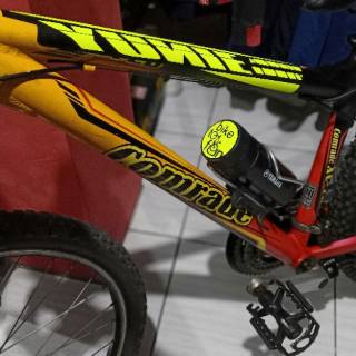  stiker  cutting bike  to work  bike  to fun gowes neon yellow 