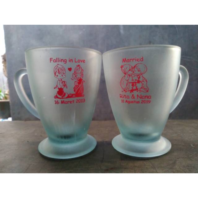 Souvenir gelas dof piala sablon plus kemas box mika gelas kaca sablon