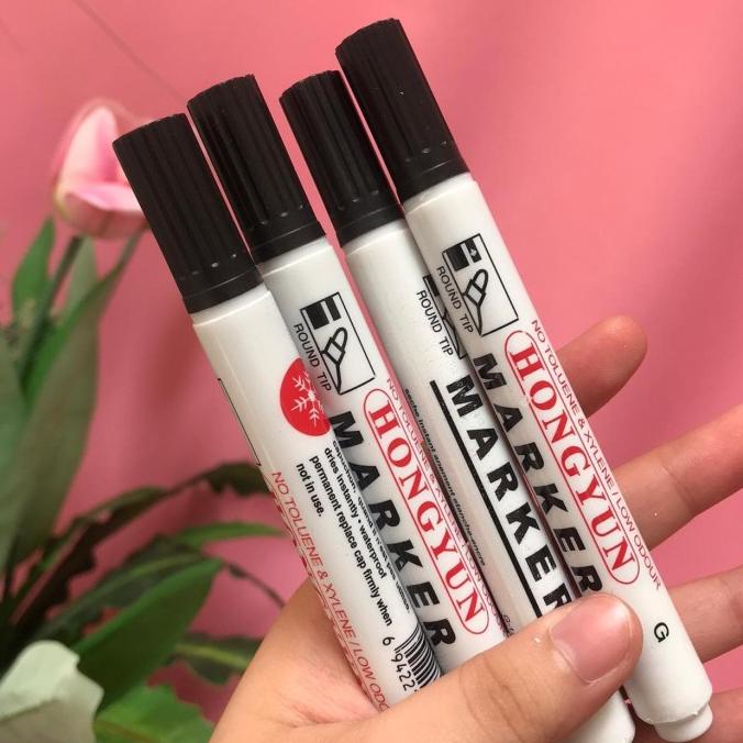 

SPIDOL PERMANEN MARKER JELAS BIRU HITAM TERMURAH