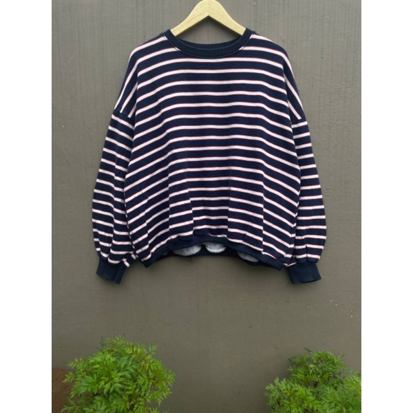 Crewneck Lengan Balon Oversize