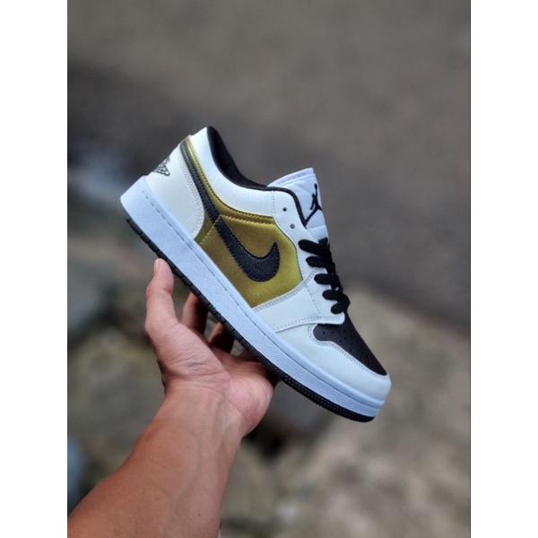 Sepatu • Air Jordan 1 Bw Gold Kualitas Import