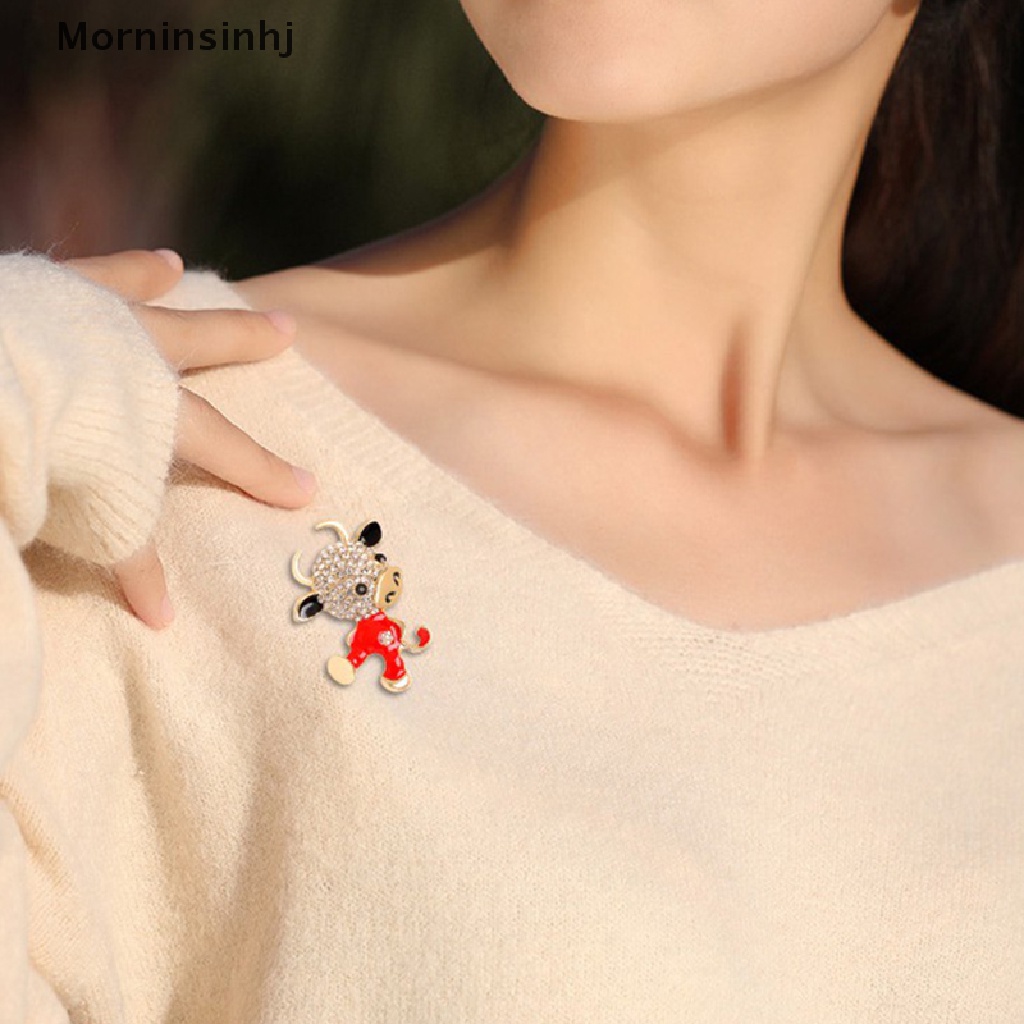 Mornin Baru Enamel Kristal Sapi Bros Cow Kartun Pin Kerah Lencana Wanita Pria Perhiasan id