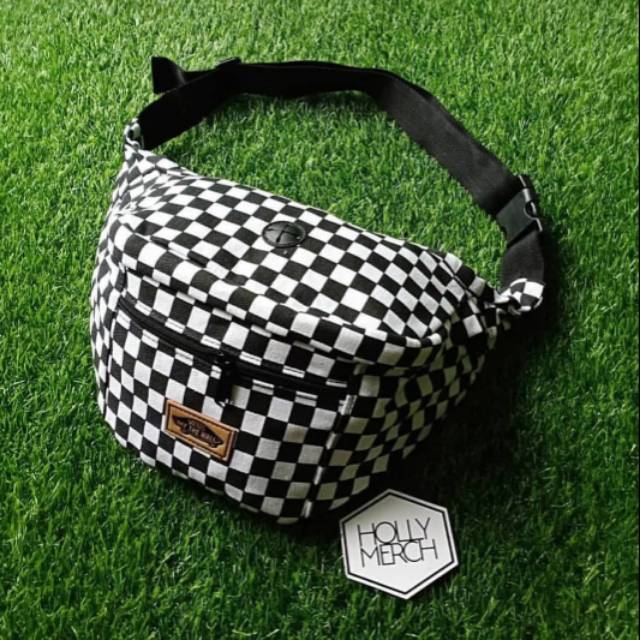 Waistbag motif catur vans