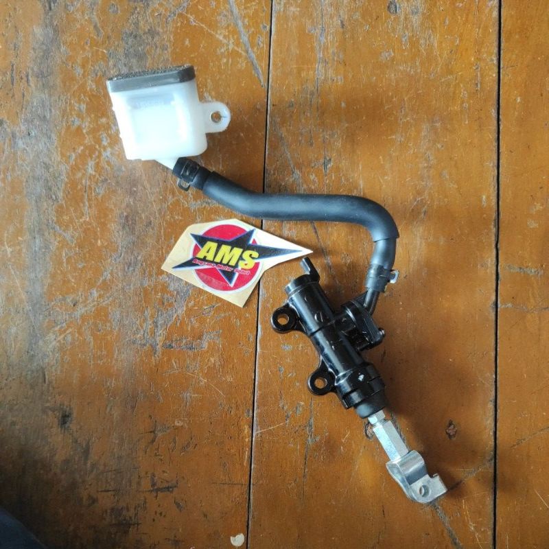 Master Rem Belakang Tiger Revo Original Pompa Oli Rem belakang tiger Tirev Ori