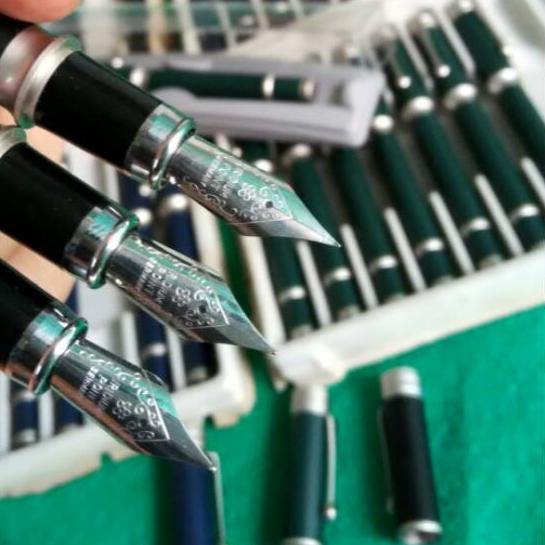 

HZ-322 Fountain Pen Iridium Germany Eksklusif. Pena Tinta Isi Nib.Mata KeciL. ♝
