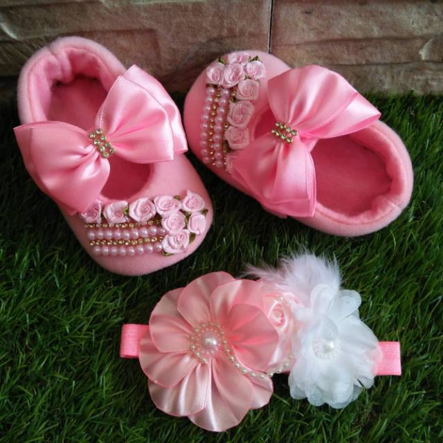 1 set (sepatu bayi Flat + bando)