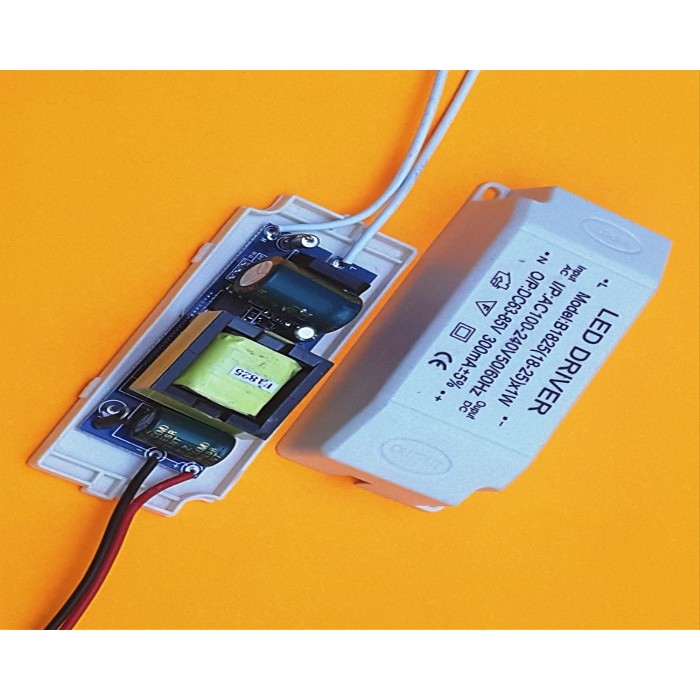 LED Driver 18-25*1 Watt Casing Plastik New Product