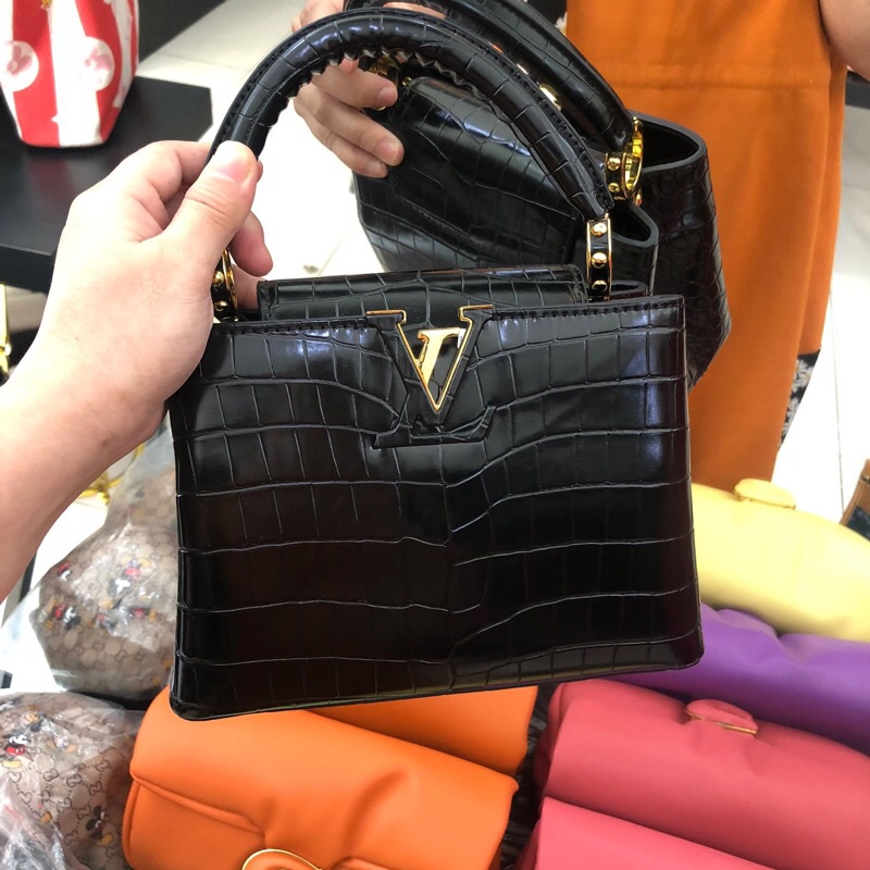 LV CAPUCINES CROCODILIEN MIROR AAA