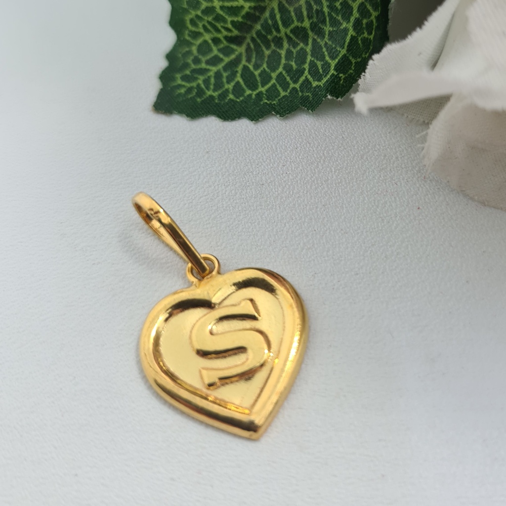 Liontin Emas Muda Love Huruf S
