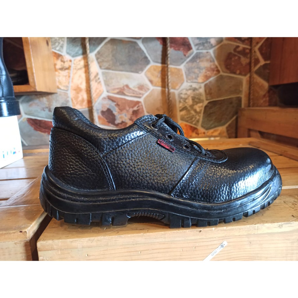 sepatu safety kulit pendek formal Handymen NBR 301 - Grade B